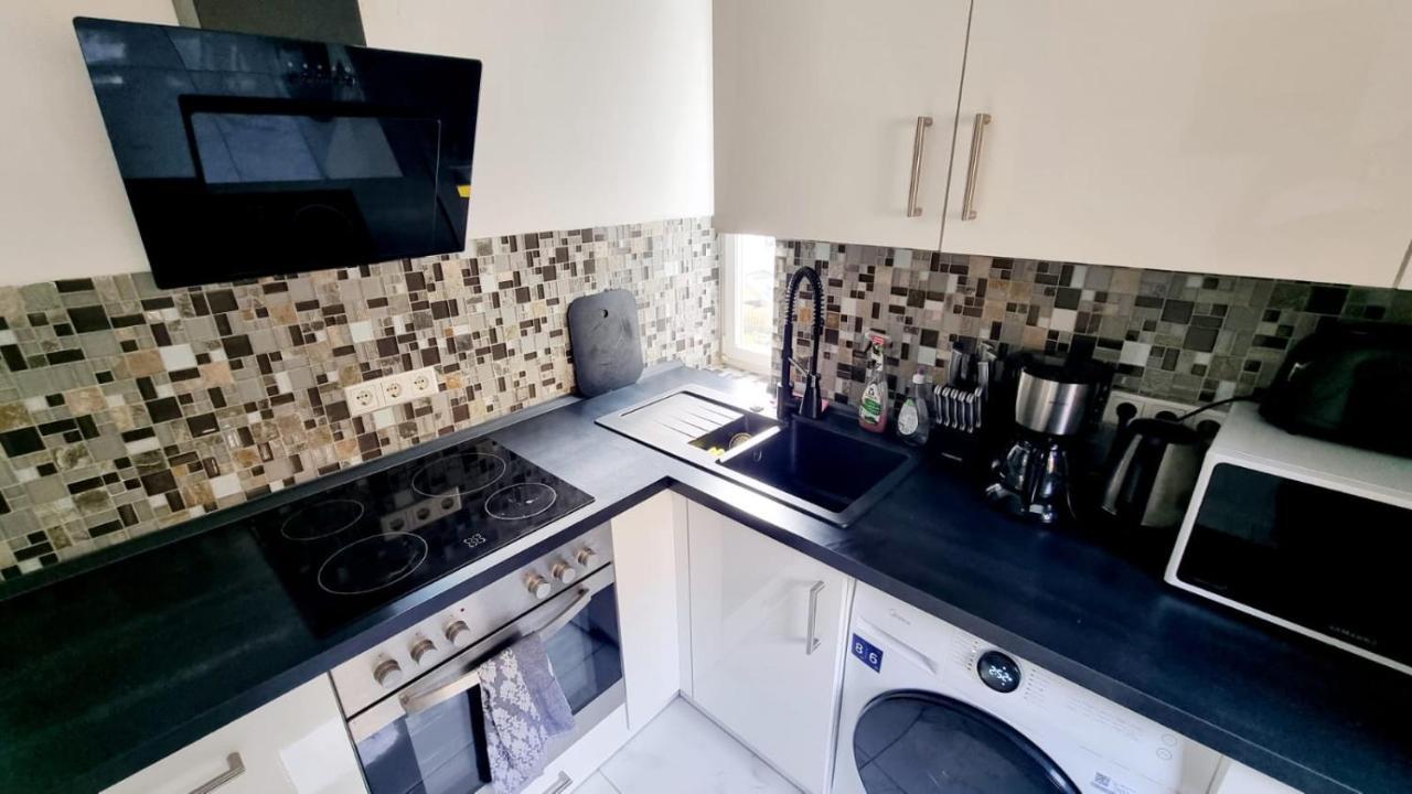 Cozy And Modern 1 Bedroom 3 Room Apartment Висбаден Экстерьер фото